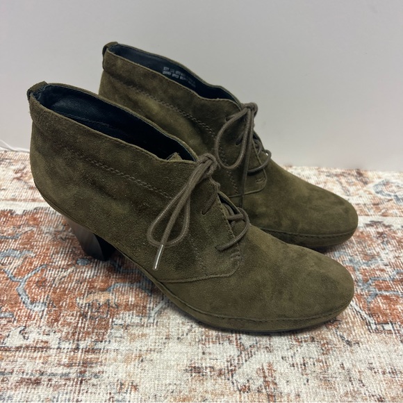 Clarks Shoes - Clarks Artisan Ankle Booties Suede Leather Lace Up Heel Boot Moss Green Size 9.5